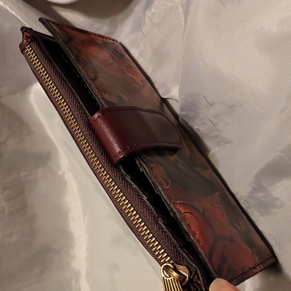 Patricia Nash Nazari bi fold NWT - Picture 3 of 5